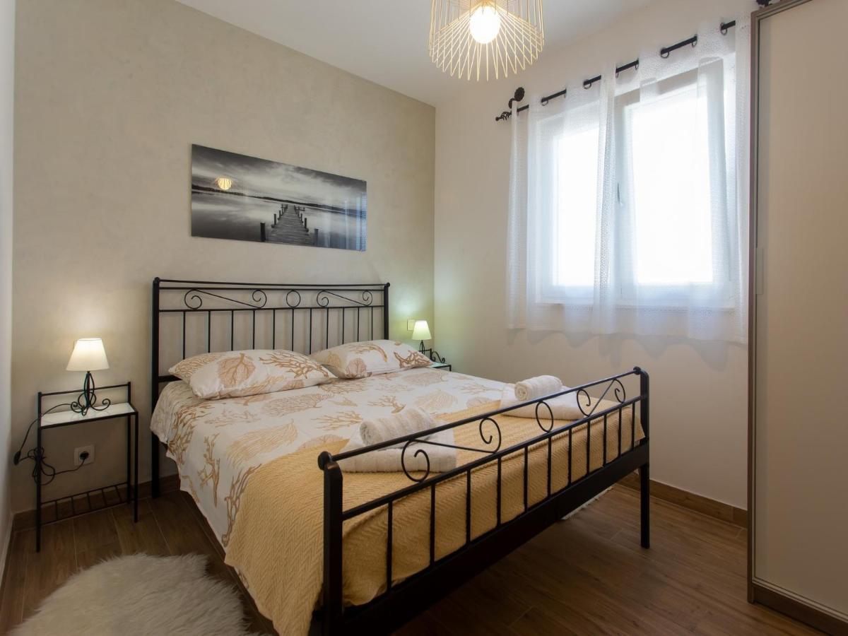 Apartments Aqua Trogir Exterior photo