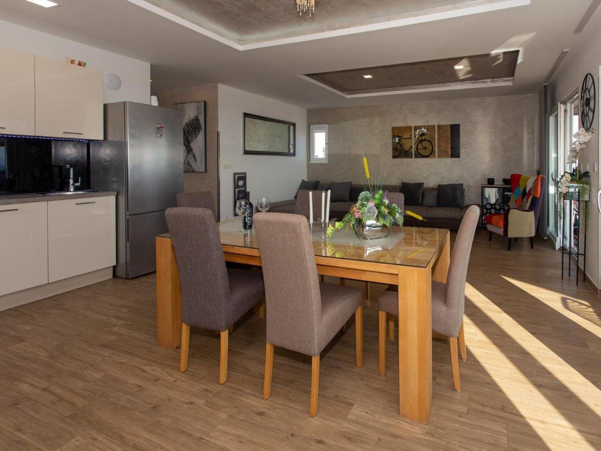 Apartments Aqua Trogir Exterior photo
