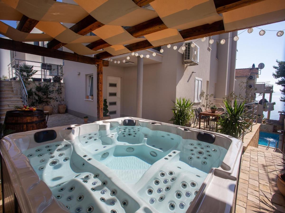 Apartments Aqua Trogir Exterior photo